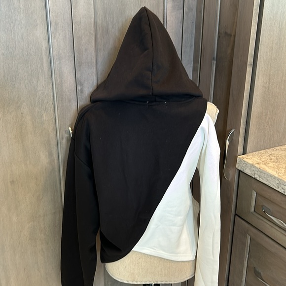 NWT Elan Brand Off-Shoulder Asymmetrical Hoodie - Picture 3 of 5